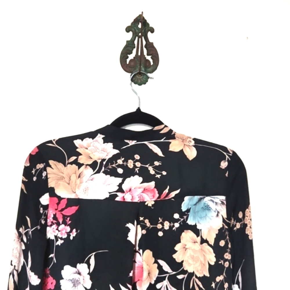 NWT Joan Vass Black Floral Mandarin Collar High Low Style Top Size S - Picture 4 of 11